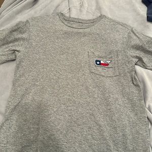 Vineyard vines tshirt!